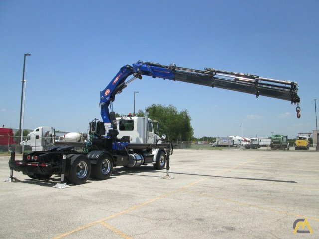 Like New!!! PM 50 P 11-Ton Knuckleboom Crane 46