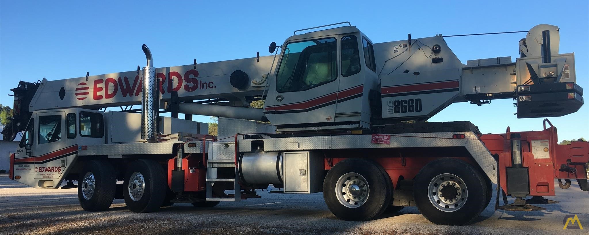 Link-Belt HTC-8660 Series II 60-ton Telescopic Truck Crane 1