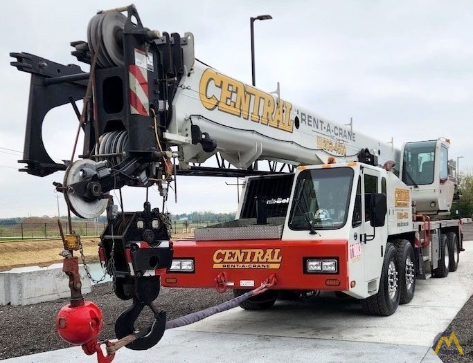 Link-Belt HTC-8675 Series II Telescopic Boom Hydraulic Truck Crane