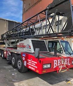 Link-Belt HTC-8690 90-Ton Hydraulic Truck Crane 0