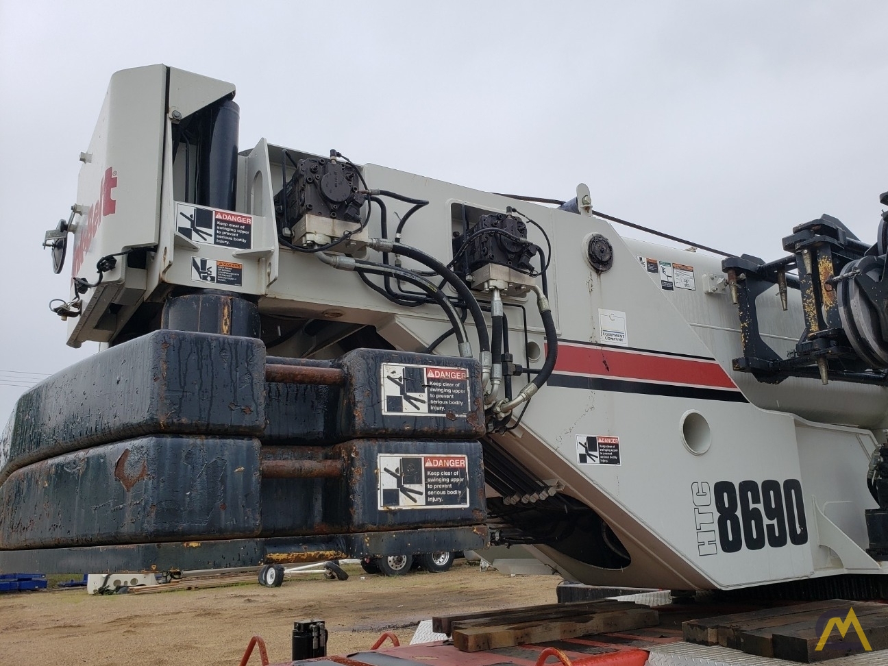 Link-Belt HTC-8690 90-ton Truck Crane 10