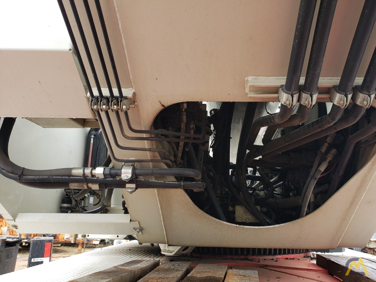 Link-Belt HTC-8690 90-ton Truck Crane 11