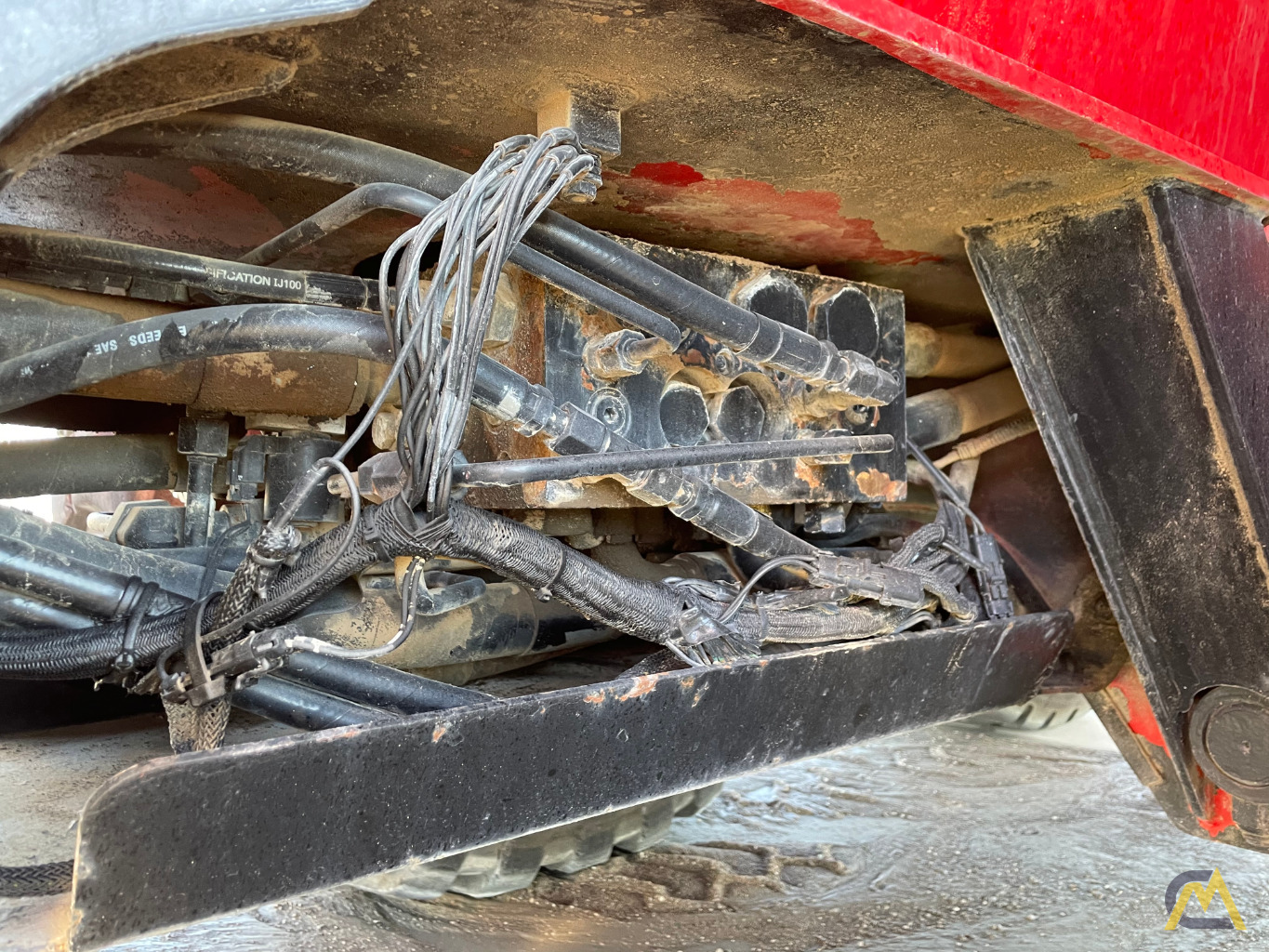 Link-Belt RTC-80100 100-Ton Rough Terrain Crane 11