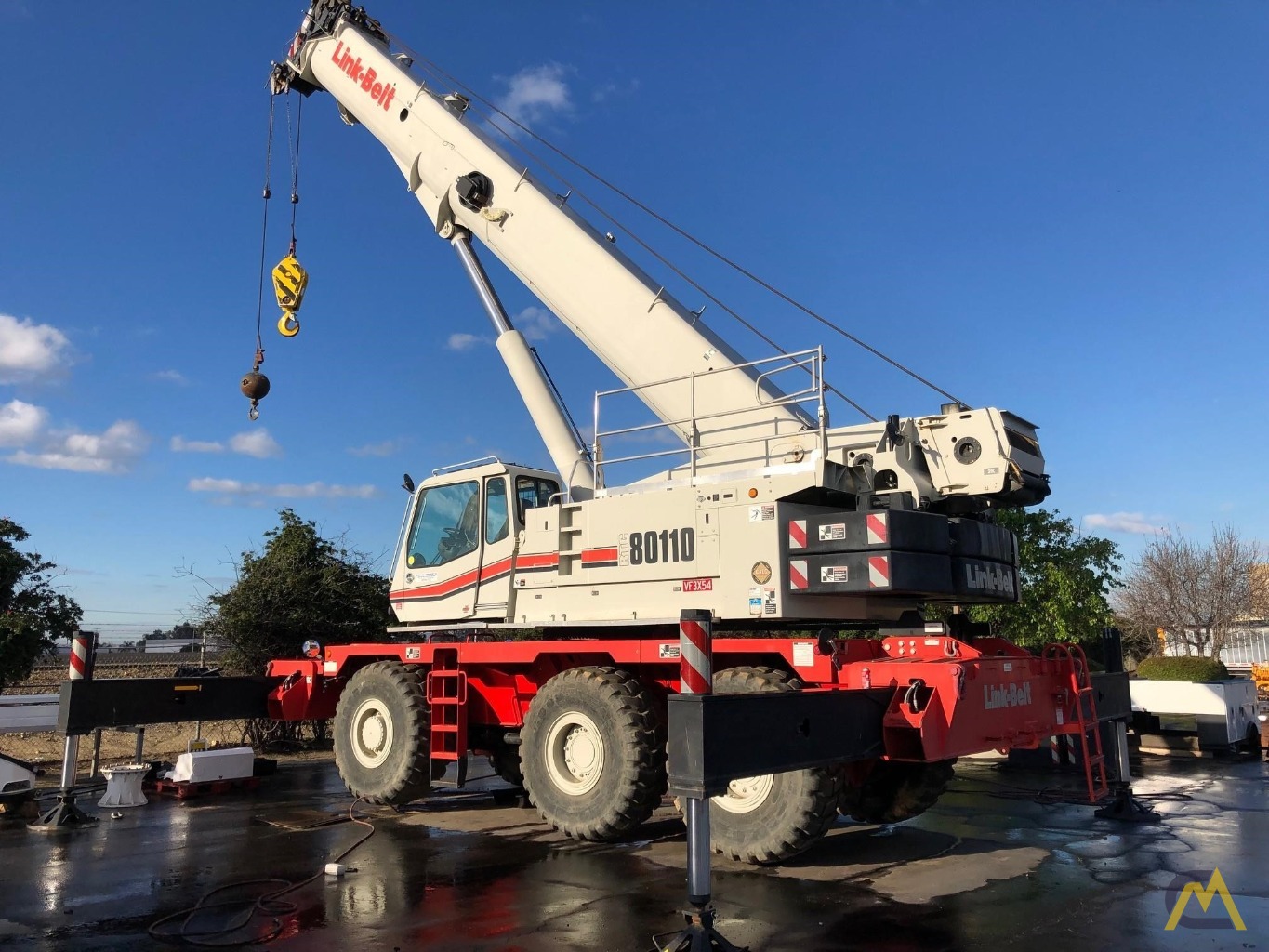 Link-Belt RTC-80110 110-ton Rough Terrain Crane 1