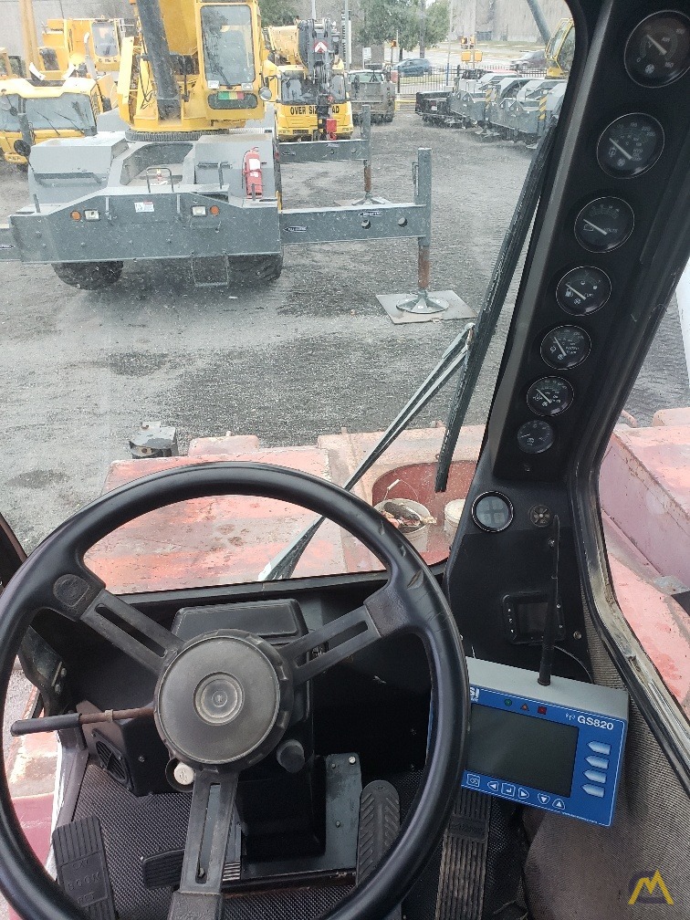 Link-Belt RTC-8065 65-ton Rough Terrain Crane 10
