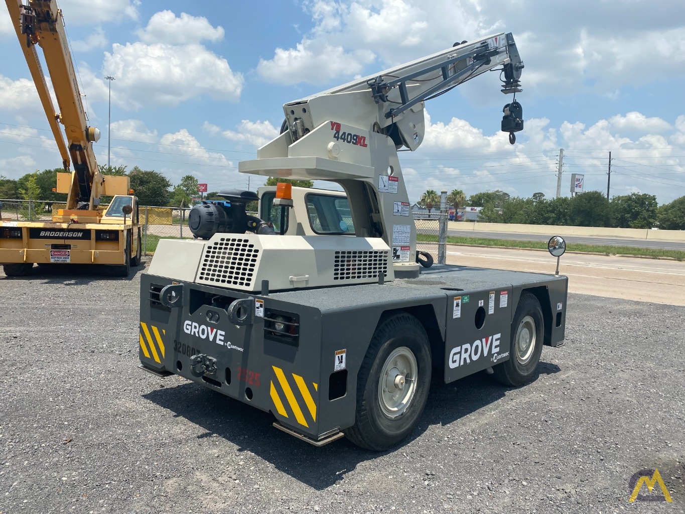 Low Hour Grove YB4409XL 8.5-Ton Carry Deck Crane 9