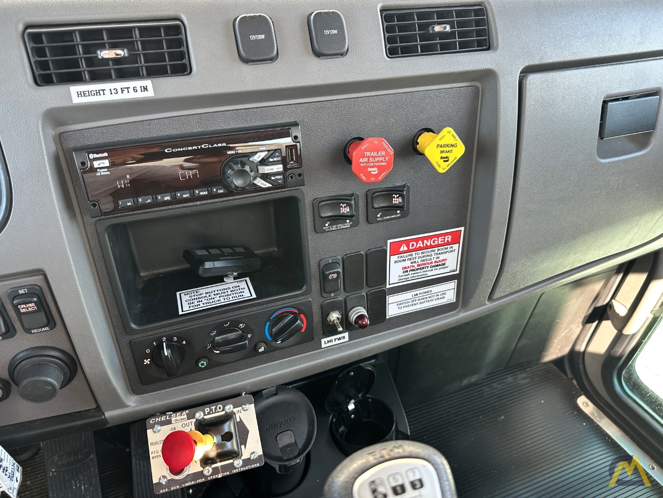 LOW HOURS National Series 900A / 9103A Boom Truck Crane on Peterbilt 340 24