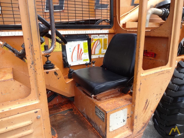 Lull 1044C-54 10,000 lb. Telehander 8