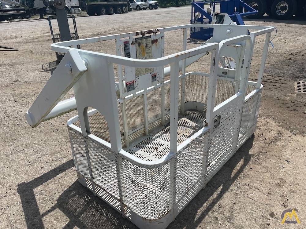 2-Man Altec Boom Truck Crane Man Basket 0