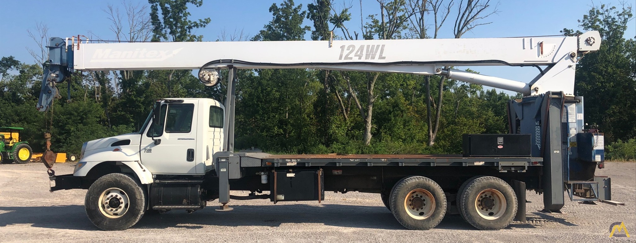 Manitex 124WL 25-ton Boom Truck Crane on International 7500 1