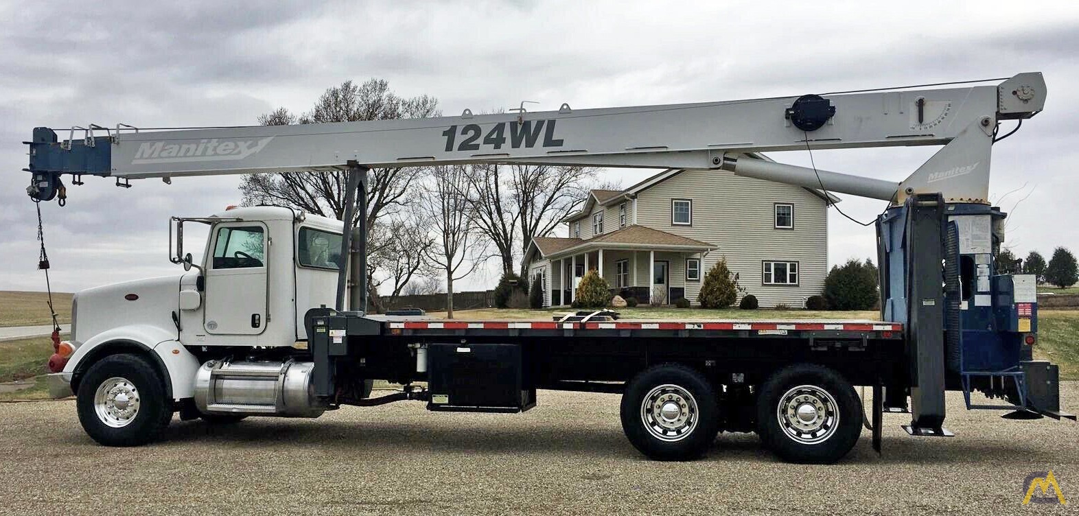 Manitex 124WL 25-Ton Boom Truck Crane on Peterbilt 367 1