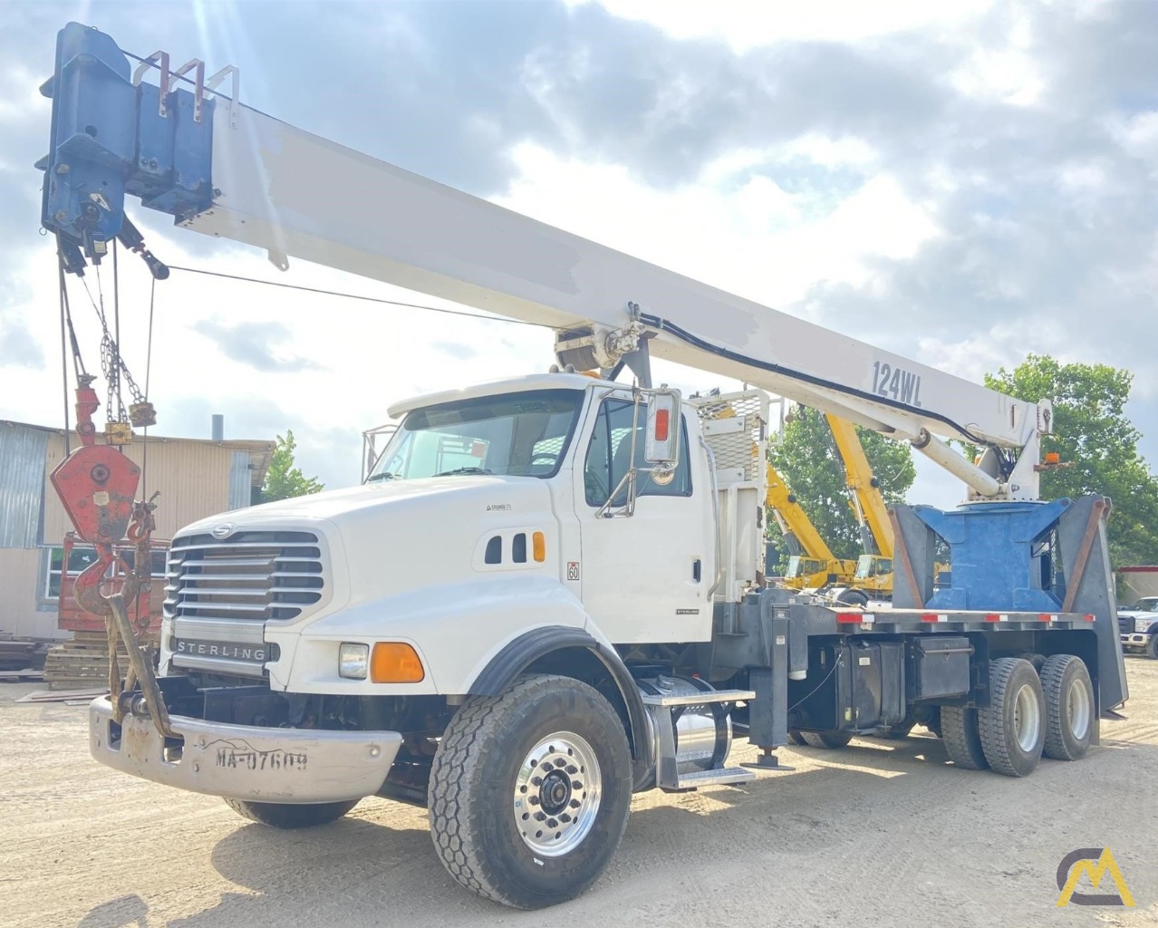 Manitex 124WL 25-ton Boom Truck Crane on Sterling LT9500 1