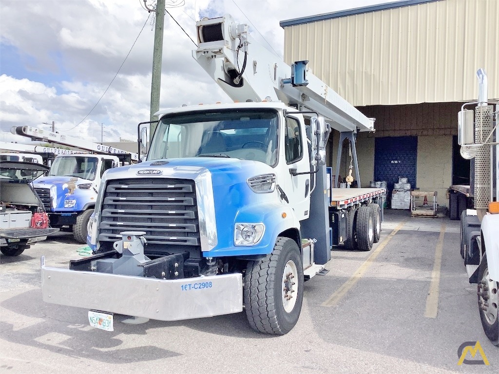 Manitex 30100C 30-Ton Boom Truck Crane Mounted on Freightliner 108SD 2