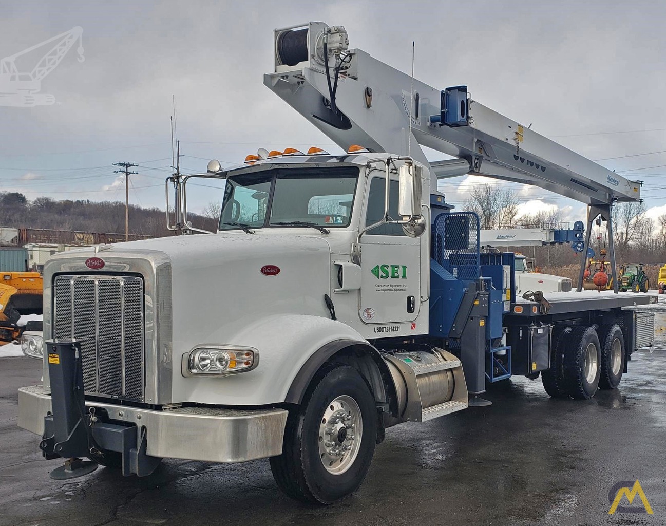 Manitex 30100C 30-Ton Boom Truck Crane on Peterbilt 367 0