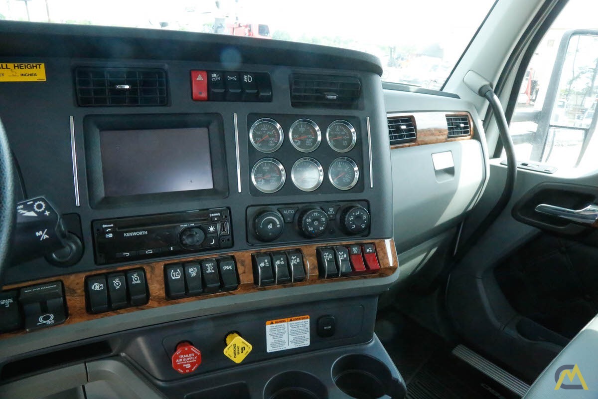 Manitex 3051T 30-Ton Boom Truck Crane on 2019 Kenworth T880 for Rent 9