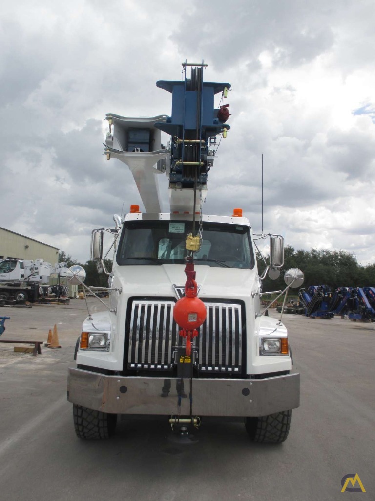 Manitex 40124SHL 40-Ton Boom Truck Crane 2