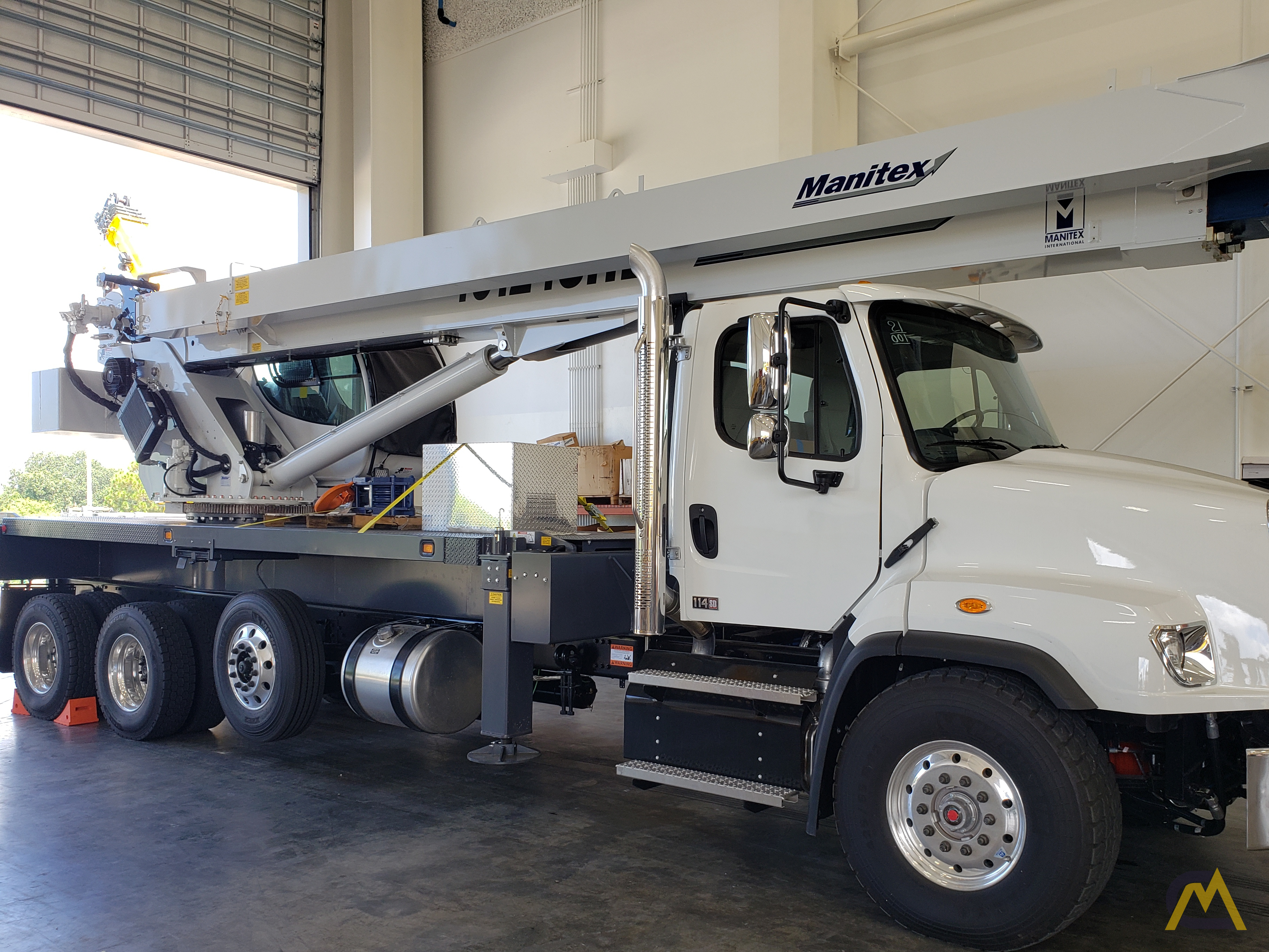 Manitex 40124SHL 40-Ton Boom Truck Crane on Freighliner 114SD 0