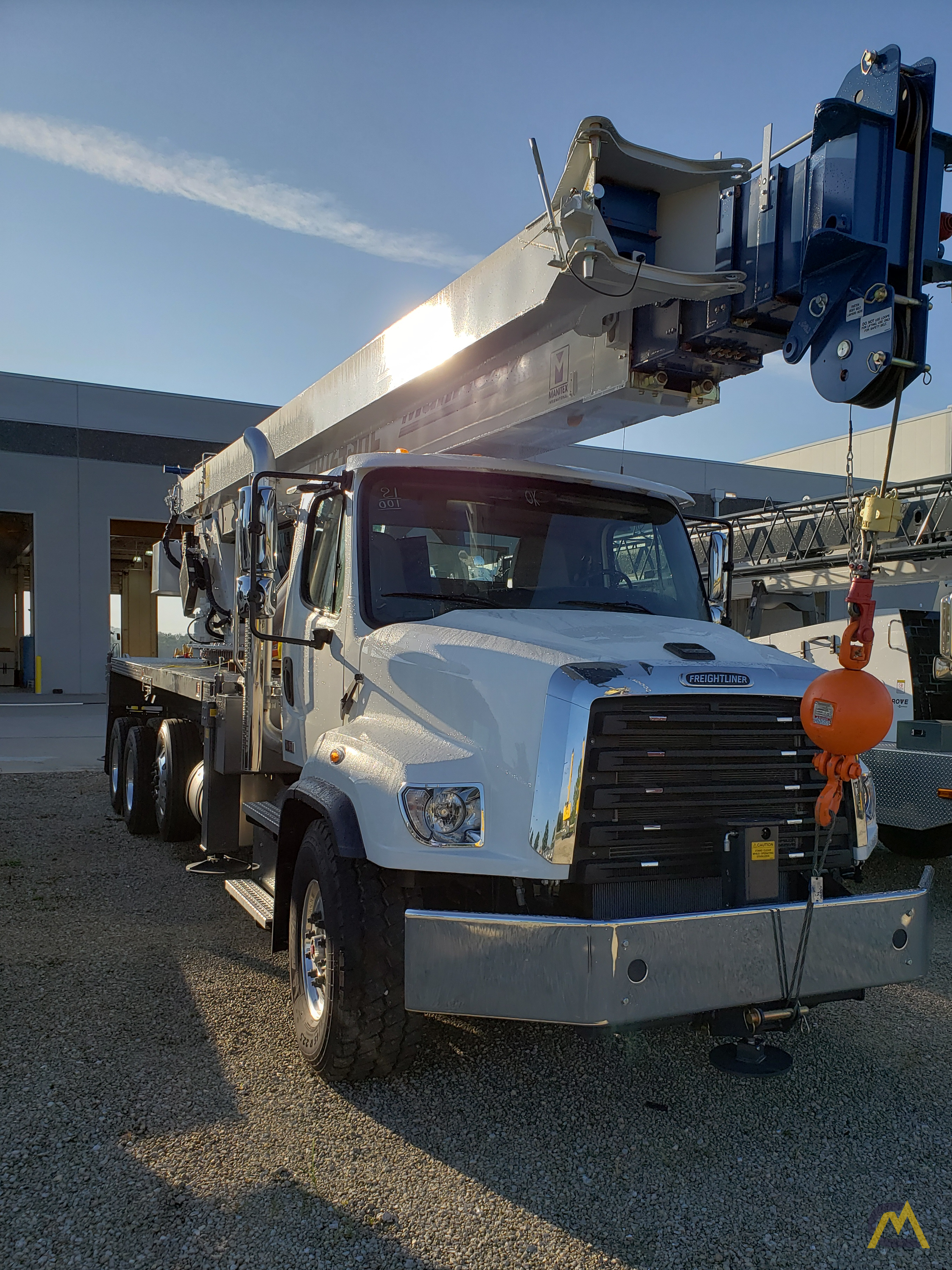 Manitex 40124SHL 40-Ton Boom Truck Crane on Freighliner 114SD 2