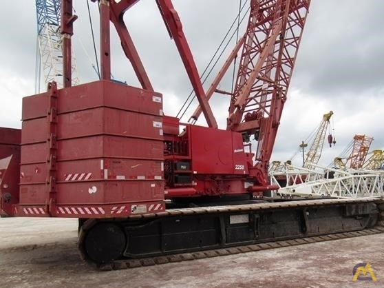 Manitowoc 2250 300-Ton Lattice Boom Crawler Crane 6