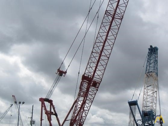 Manitowoc 2250 300-Ton Lattice Boom Crawler Crane 9