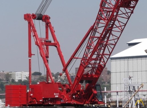 Manitowoc 2250 300-Ton Lattice Boom Crawler Crane 4
