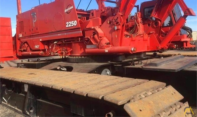 Manitowoc 2250 300-Ton Lattice Boom Crawler Crane 5