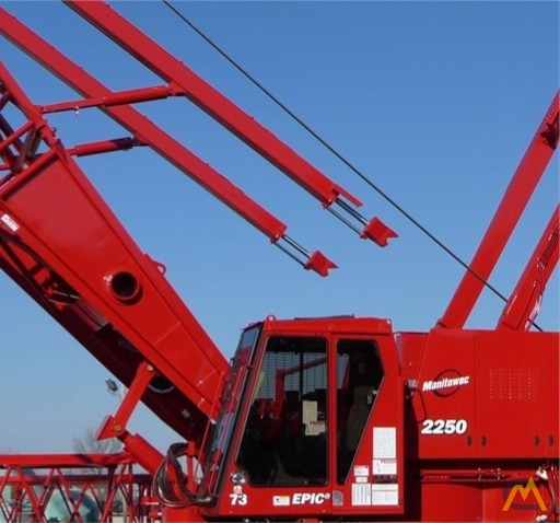 Manitowoc 2250 300-Ton Lattice Boom Crawler Crane 2