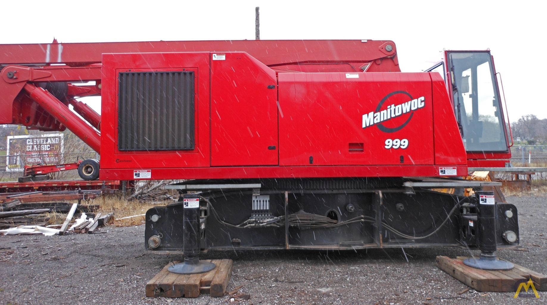 Manitowoc 999 Series 3 275-Ton Lattice Boom Crawler Crane 1