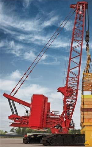 Manitowoc MLC650 716-Ton Lattice Boom Crawler Crane 1