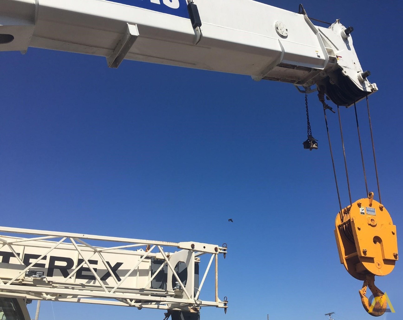 Mantis 6010LP 30-Ton Telescopic Crawler Crane 4