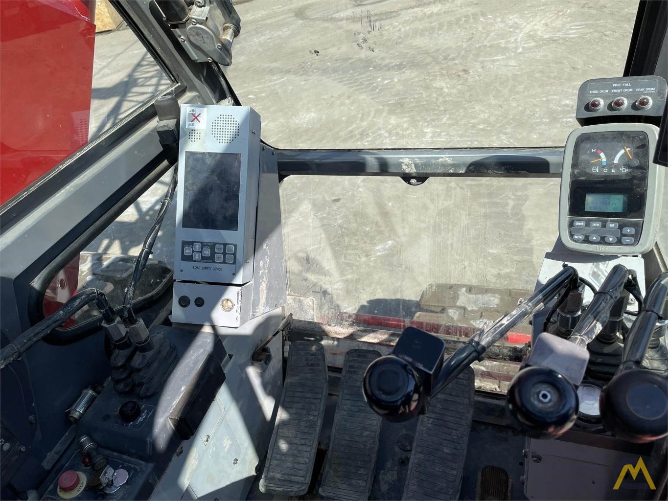 Manitowoc 10000 100-ton Lattice Boom Crawler Crane 13