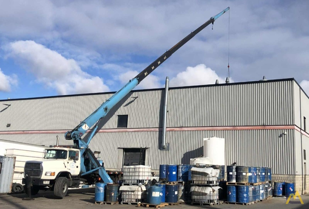 SOLD  National 1195 Series 1100 Boom Truck Crane on Ford 4