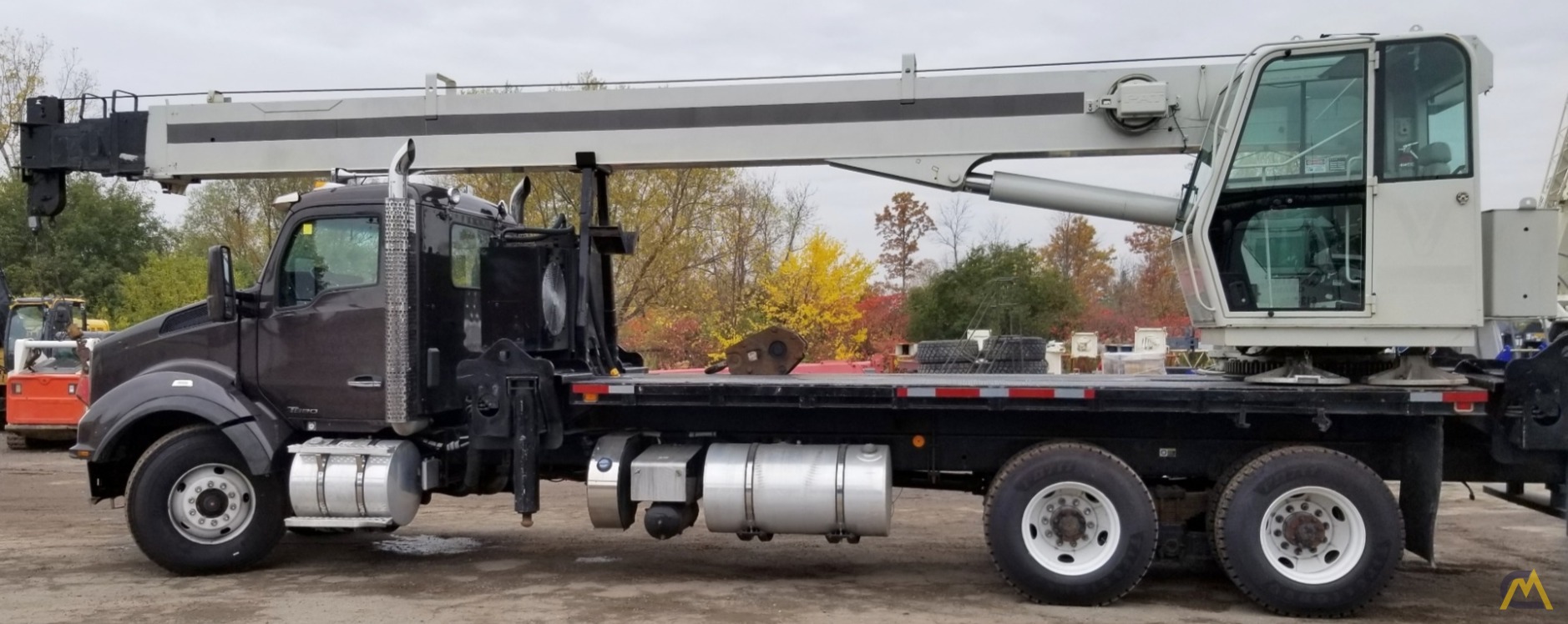 National 1300A 30-Ton Boom Truck Crane 7