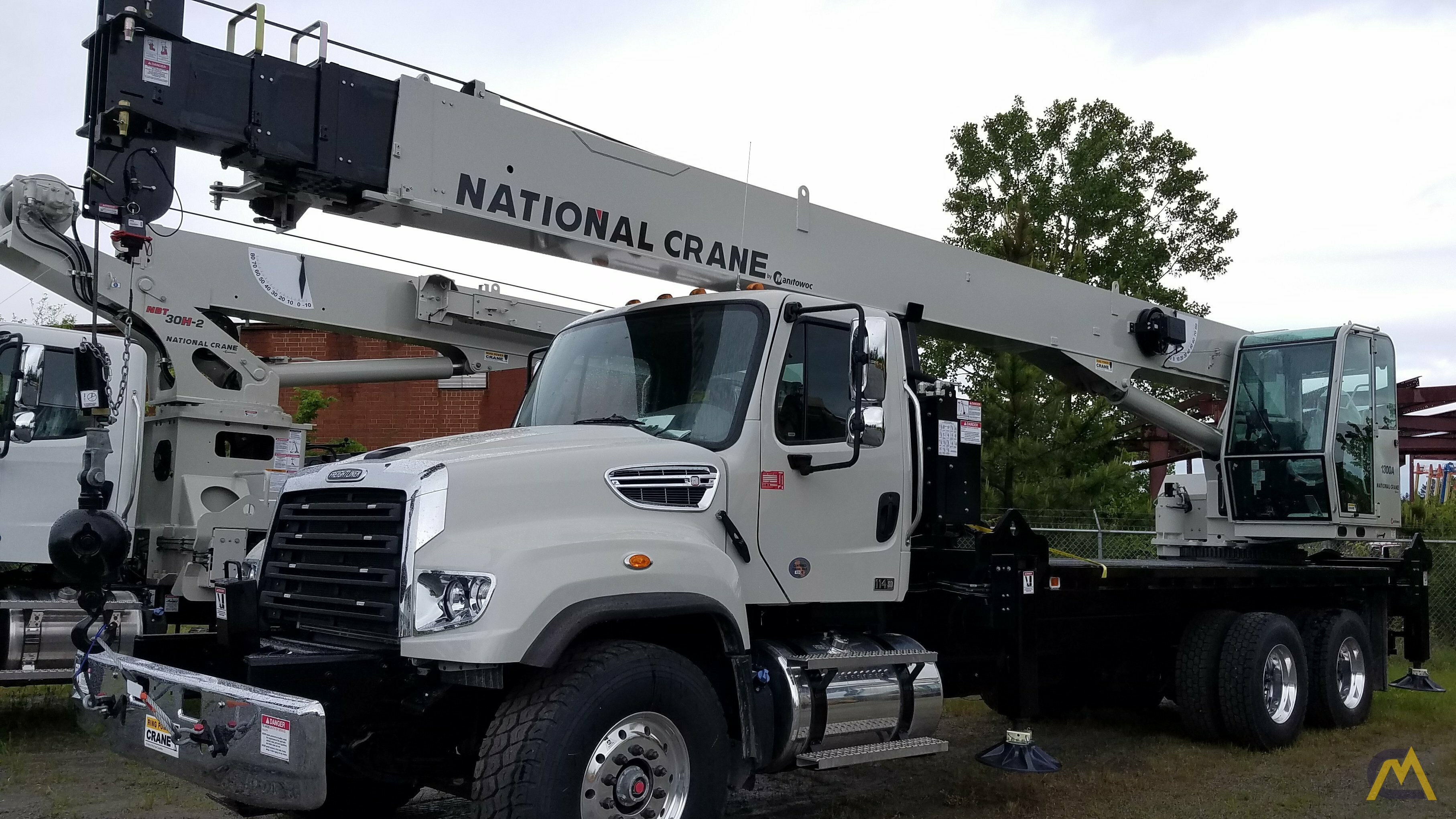 National Series 1300A Model 13100A 30-ton Boom Truck on Freightliner 114SD 0
