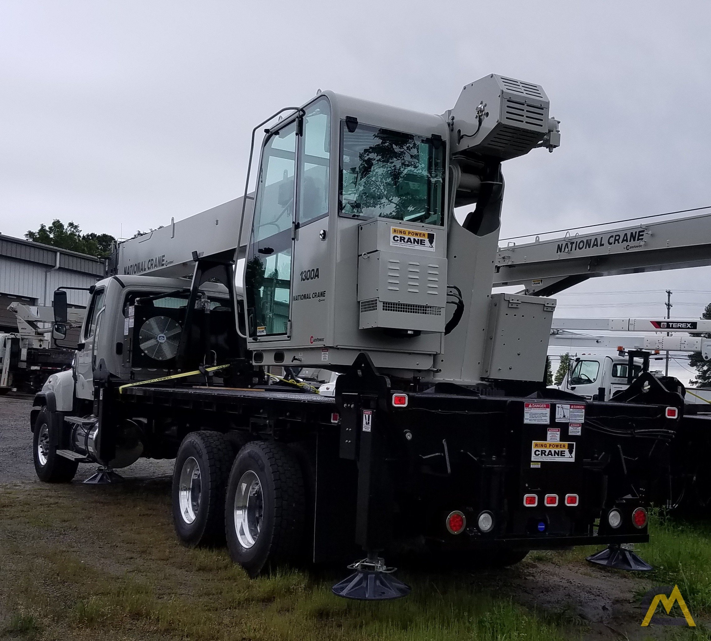 National Series 1300A Model 13100A 30-ton Boom Truck on Freightliner 114SD 2