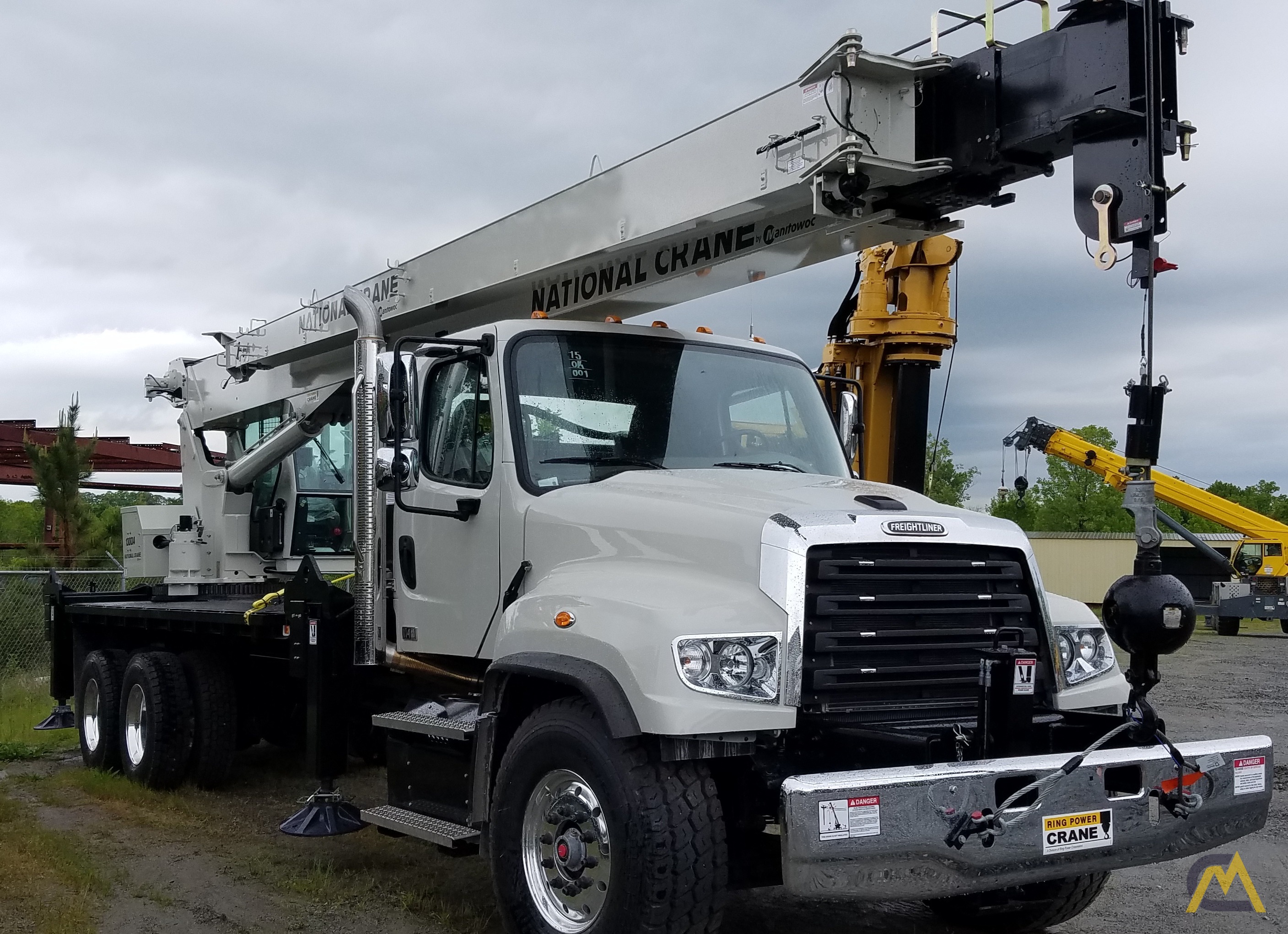 National Series 1300A Model 13100A 30-ton Boom Truck on Freightliner 114SD 1