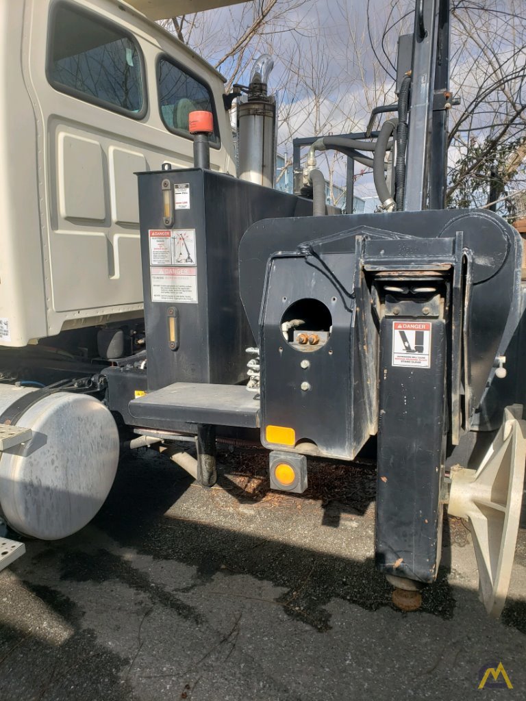 National 14110A 33-Ton Boom Truck Crane 7