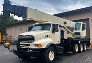 National 14127 33-Ton Boom Truck Crane 0