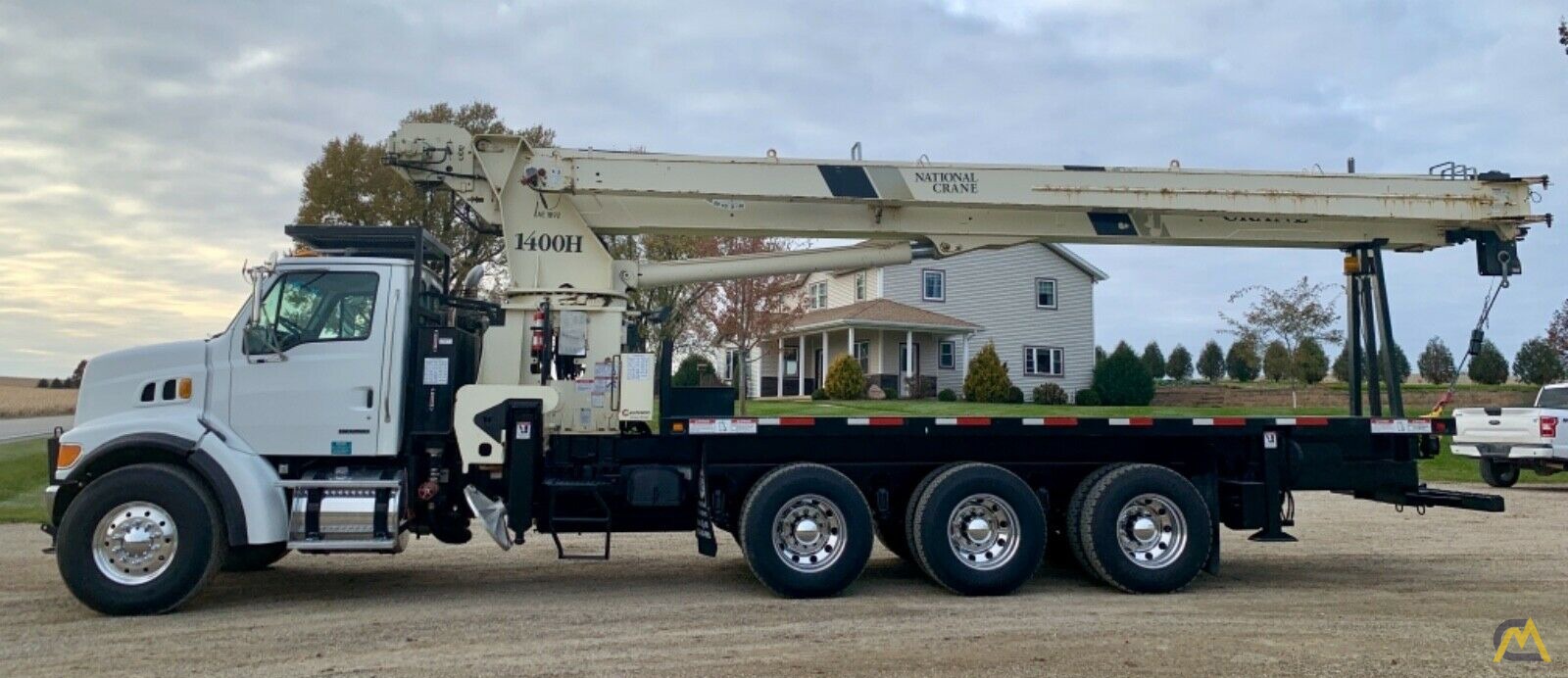 National Series Series 1400H Model 14127H 33-Ton Boom Truck Crane on Sterling L7500 1