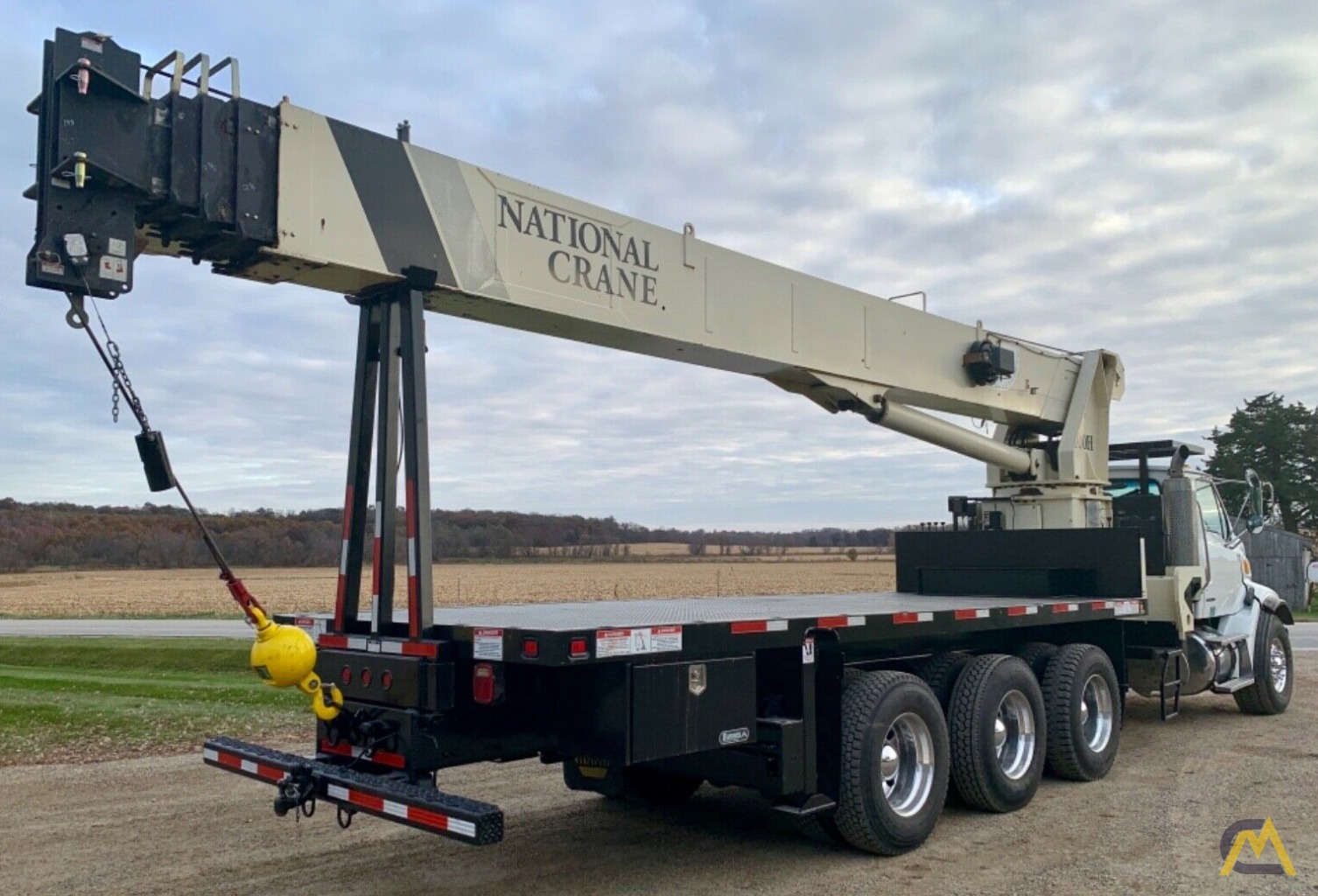 National Series Series 1400H Model 14127H 33-Ton Boom Truck Crane on Sterling L7500 5