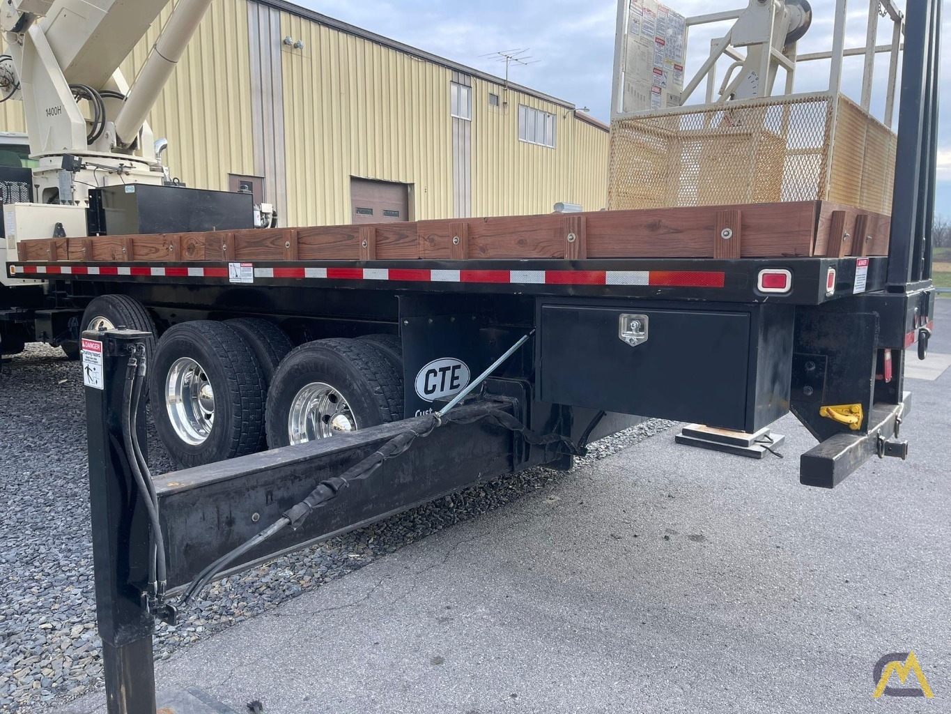 National Series 1400H / 14127H 33-Ton Boom Truck Crane on Sterling 10