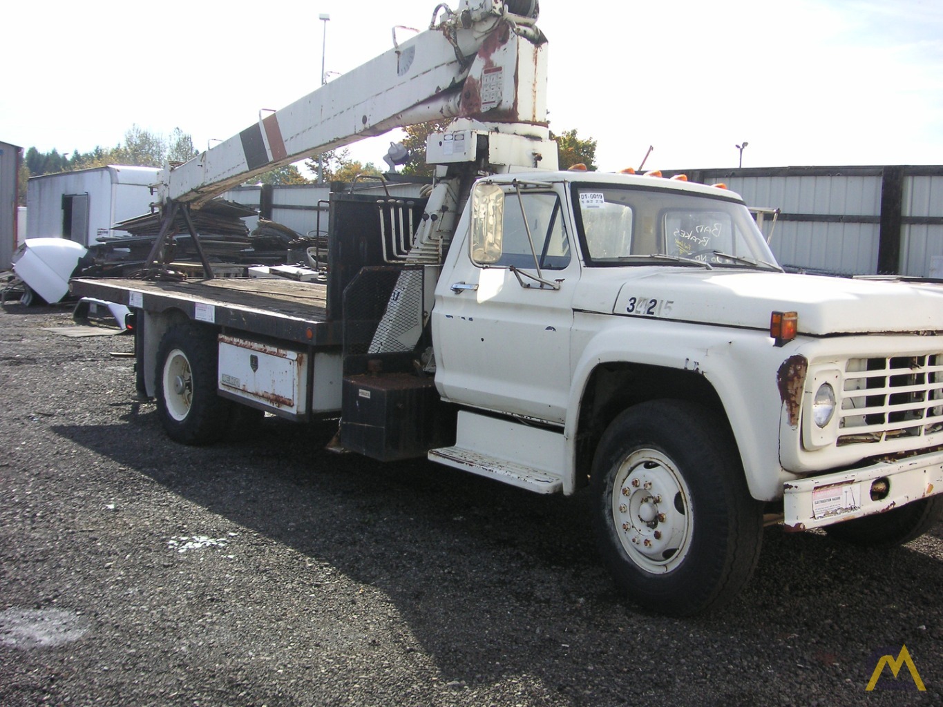 National 4T46 8-ton Boom Truck Crane 3