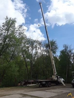 National 500C Model 562C 15-ton Boom Truck Crane on Ford F800 2
