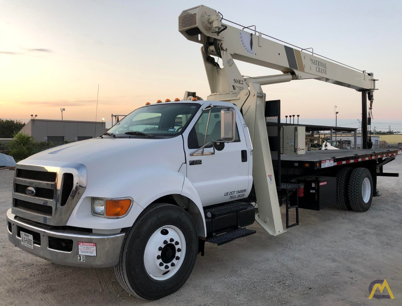 National 500E2 Series 571E2 18-Ton Boom Truck Crane on Ford F750 XL 2