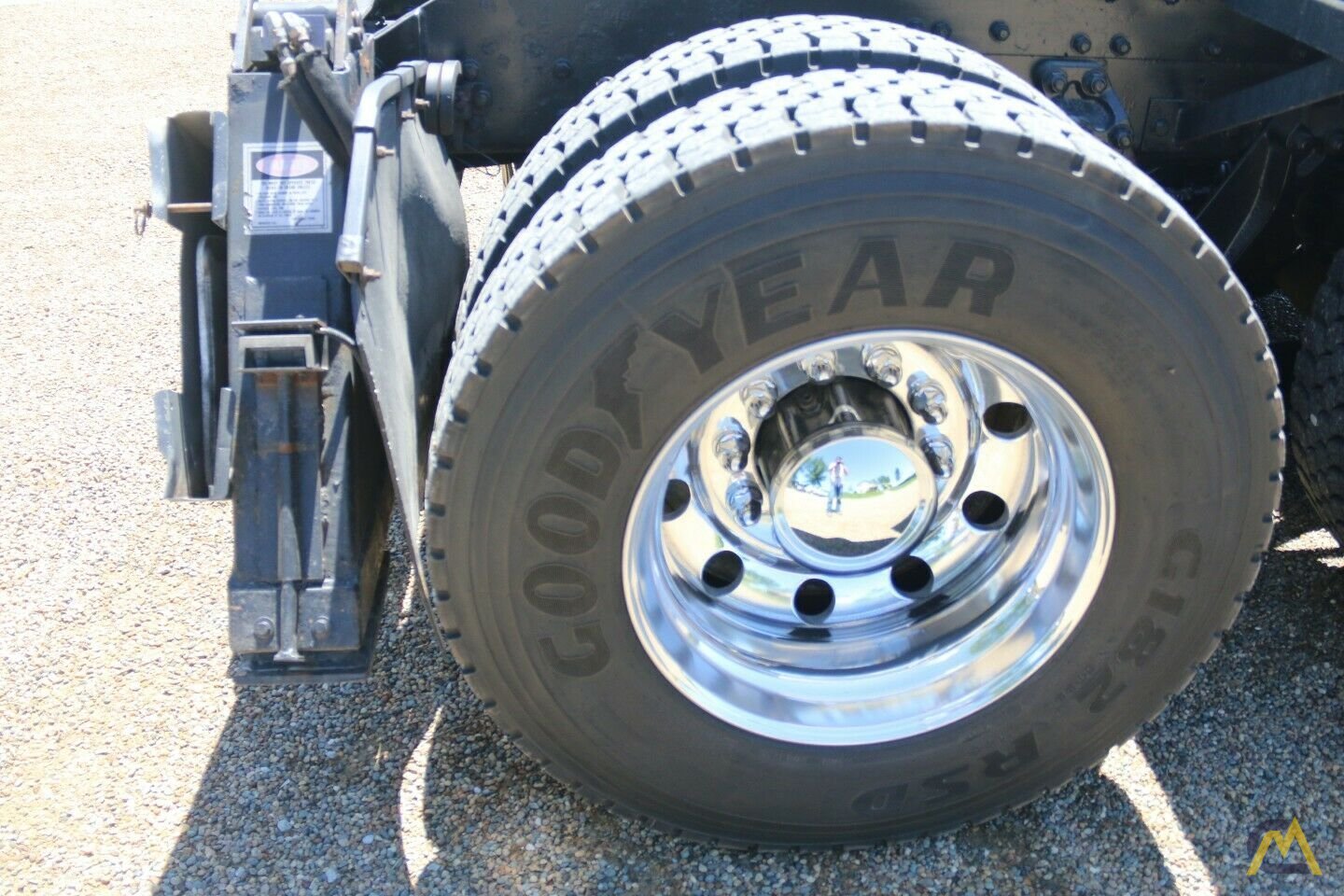 National 600E2 Series Model 649E2 20-ton Tractor Mount Boom Truck on Kenworth T800 7