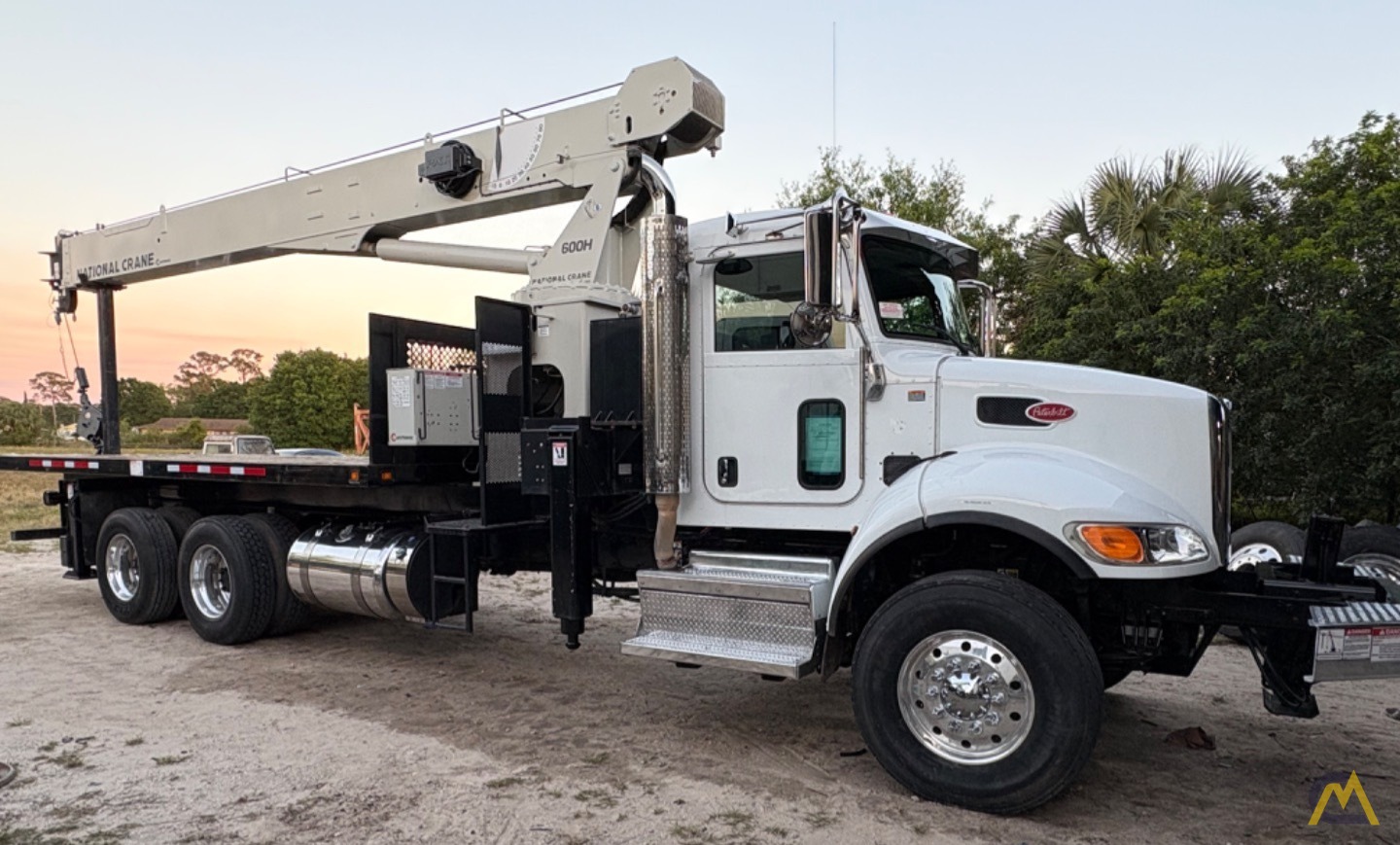 National 600H Series Model 690H Boom Truck Crane on Peterbilt 348 5