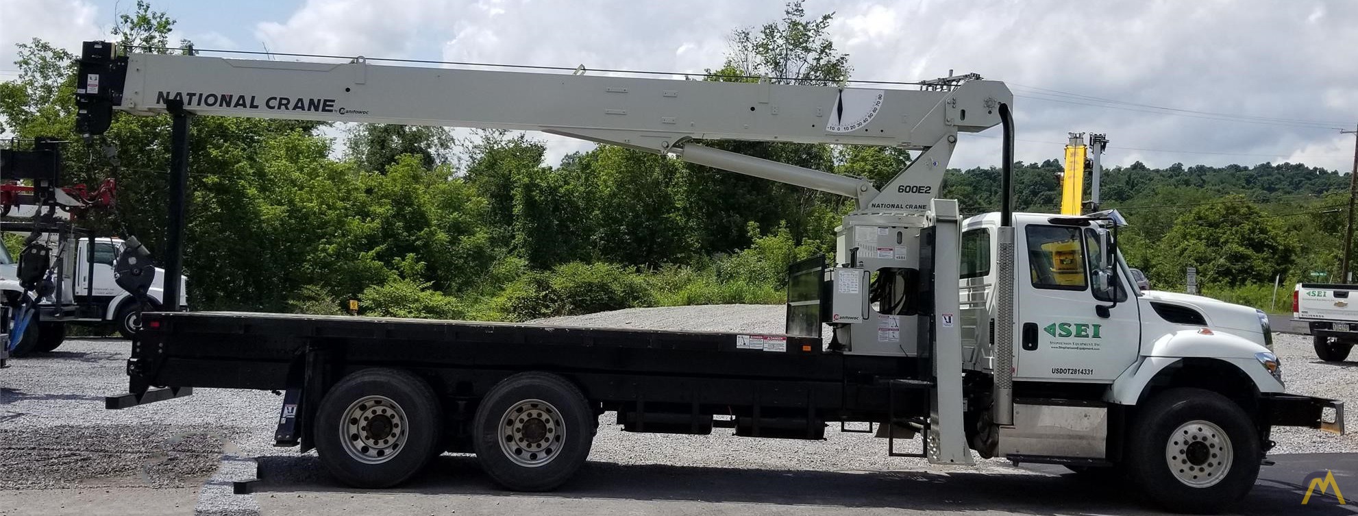 National 690E 20-Ton Boom Truck on International 7500 1