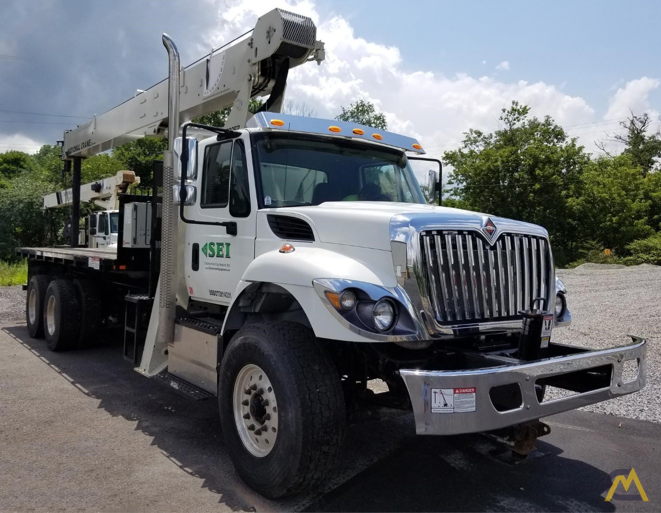 National 690E 20-Ton Boom Truck on International 7500 3