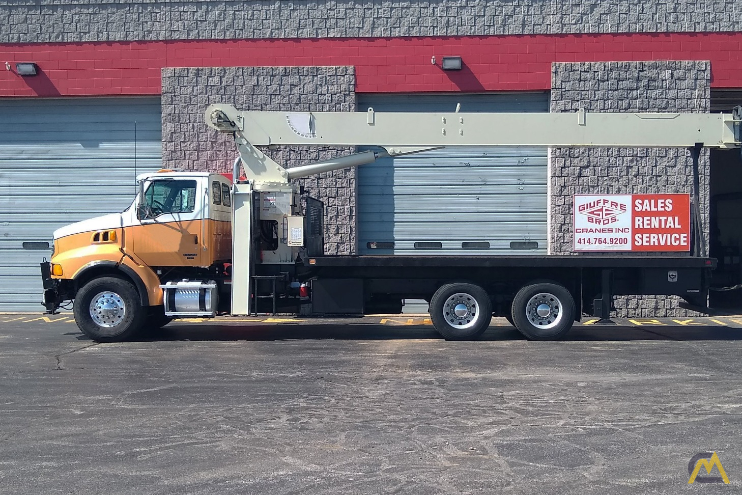 National 8100D 23-ton Boom Truck Crane on Sterling LT9500 1