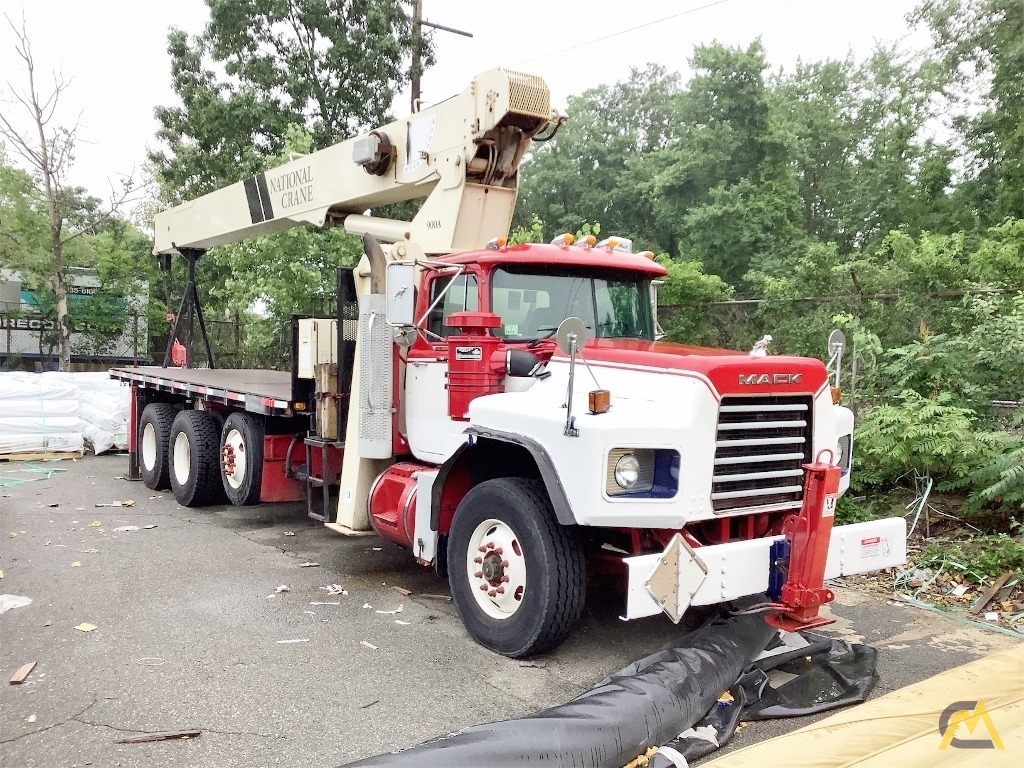 National 900A 26-Ton Boom Truck Crane on Mack RB690S 2